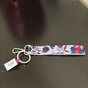 Vera Bradley NWT Vineyard Floral Wristlet Keychain